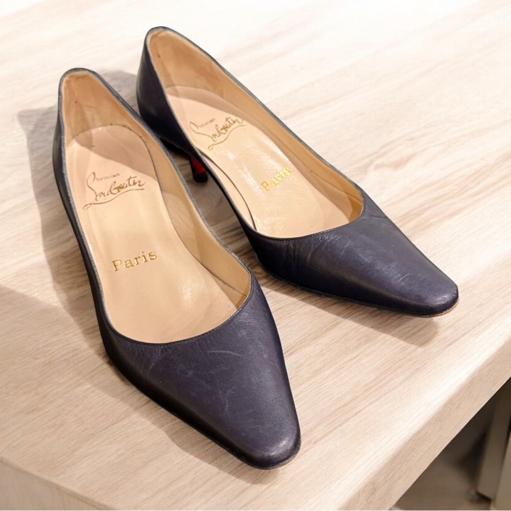 Christian Louboutin Elegant navy Blue leather kitten Heels size 5 made in Italy
